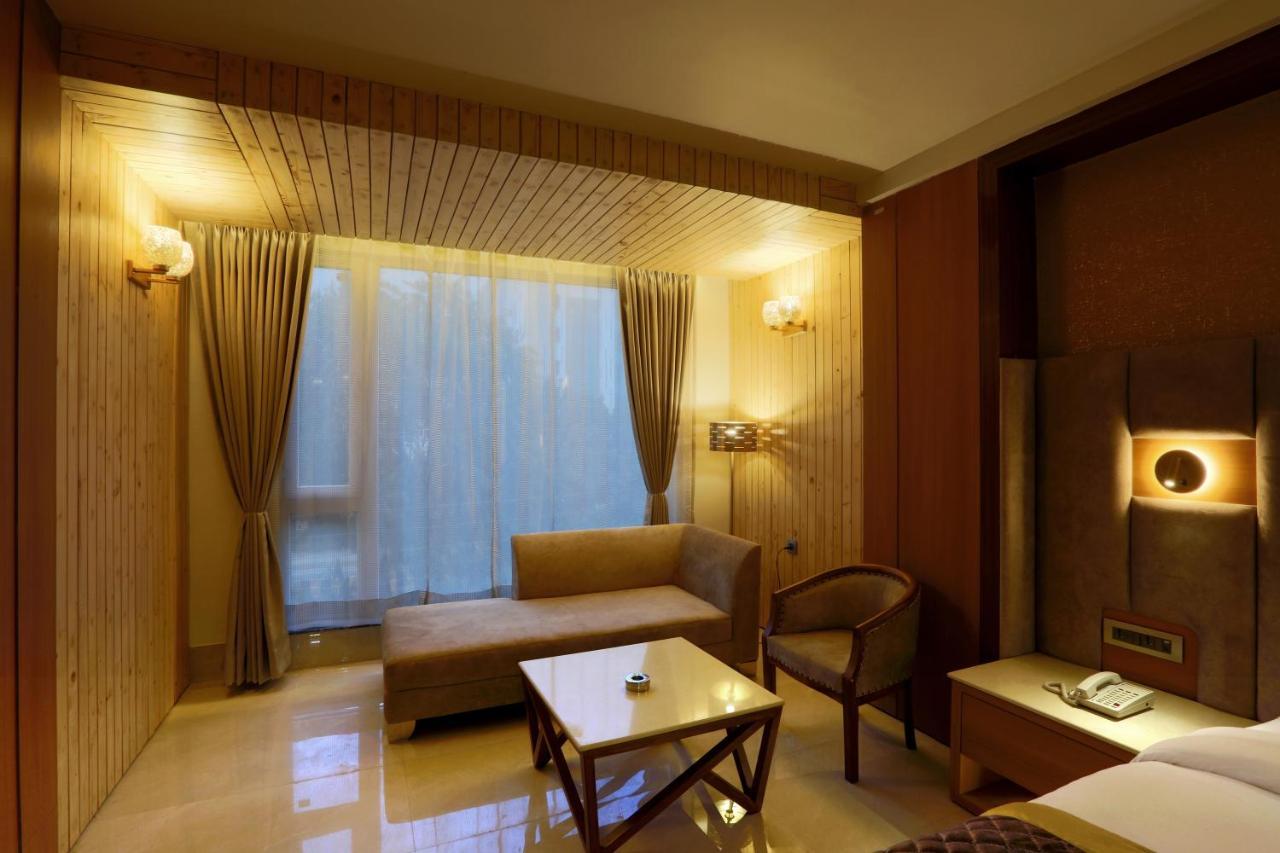 Hotel Omega - Gurgaon Central Eksteriør billede